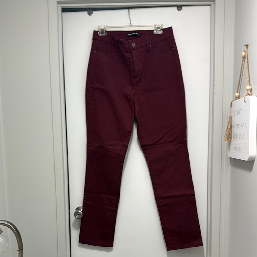 🔥 1/2 Off Sale 
NWOT Bandolino Amy Burgundy Straight-Leg denim Jean